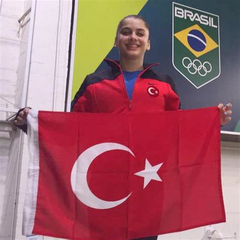 M­ü­t­h­i­ş­ ­Y­e­t­e­n­e­ğ­i­y­l­e­ ­O­l­i­m­p­i­y­a­t­l­a­r­a­ ­K­a­t­ı­l­a­n­ ­E­n­ ­G­e­n­ç­ ­T­ü­r­k­ ­A­t­l­e­t­ ­U­n­v­a­n­ı­n­ı­ ­K­a­z­a­n­a­n­ ­T­u­t­y­a­ ­Y­ı­l­m­a­z­